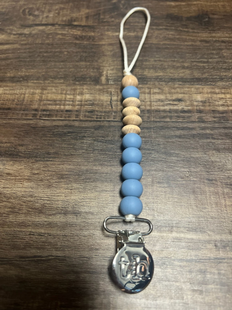 Three Hearts Dainty Metal Paci Clip