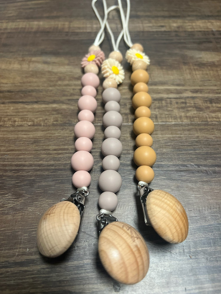 Three Hearts Daisy Paci Clips